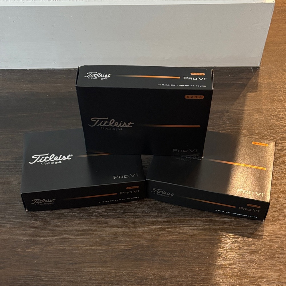 Titleist Pro V1 Golf Balls in Black and Orange